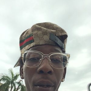 Meet your Posher, Travis